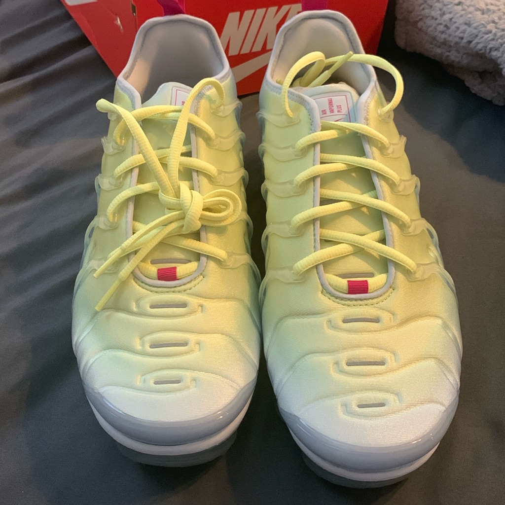 Nike Women's Yellow Sneakers